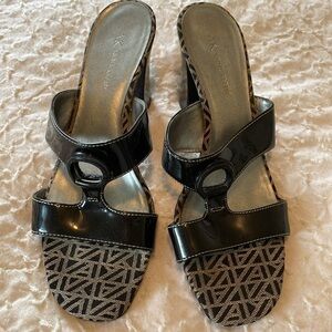 Anne Klein Sz 9 black sandals. 3.5” heel. Patent leather upper.